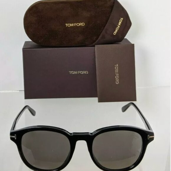 Tom Ford Black Polarized 57mm Sunglasses - Picture 4 of 5